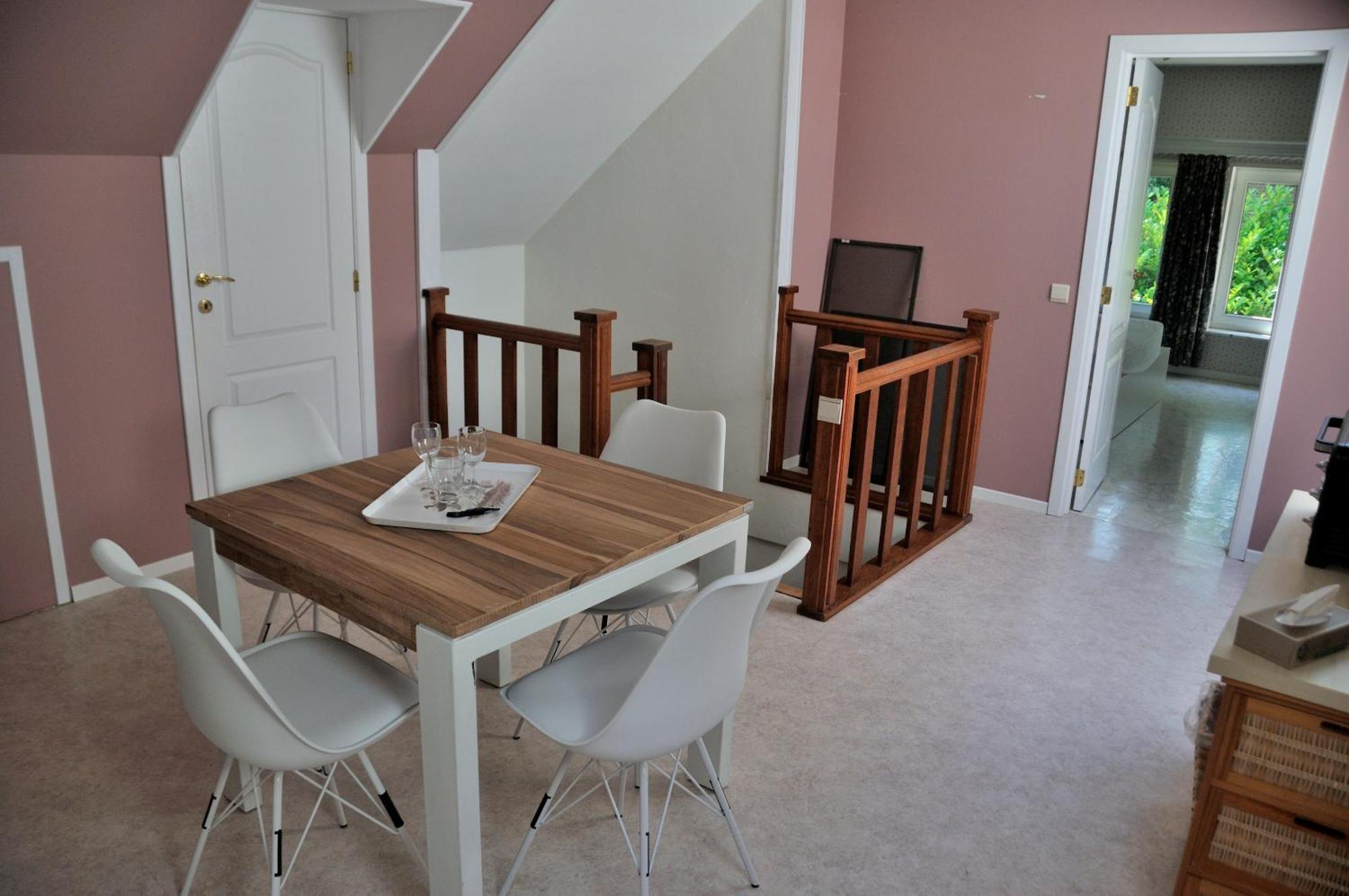 Suite Familiale Avec 2 Chambres Dans Une Villa - Quartier Vert Et Boise - 5 Kms De Namur Exteriör bild